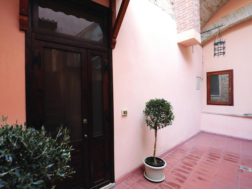 Residenza Raffaello Hotel Foligno Kültér fotó